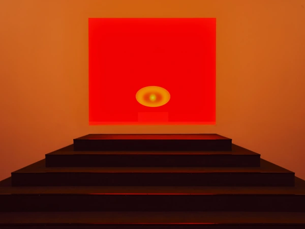 James Turrell All Clear, 2024, from the series Ganzfeld, 1976- Light installation and mixed media, dimensions variable
© James Turrell. Photo: Thomas Lannes