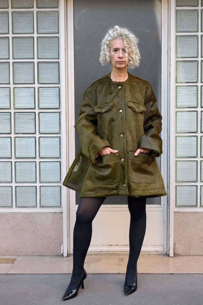 Green coat @GLOBALJO, Tights @CALCEDONIA, Shoes @BALENCIAGA